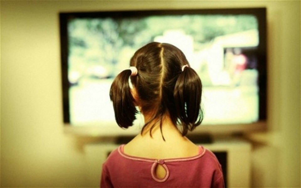 Academia Americana de Pediatria atualiza recomendação de tempo de telas para crianças