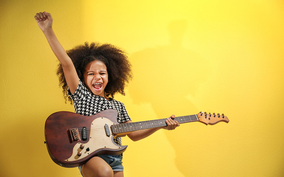 Como a música pode ajudar no desenvolvimento das crianças